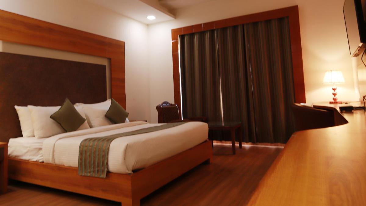 The Grand Aurra Resorts - Housity