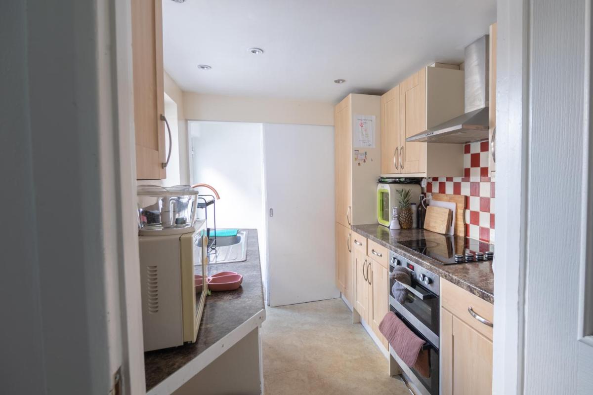 Milton Keynes Cosy Guest House - Housity