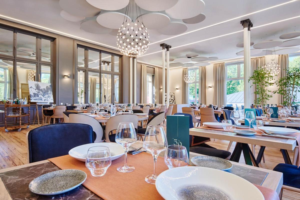 Restaurant ou autre lieu de restauration dans l'établissement Le Grand Hôtel, The Originals Relais
