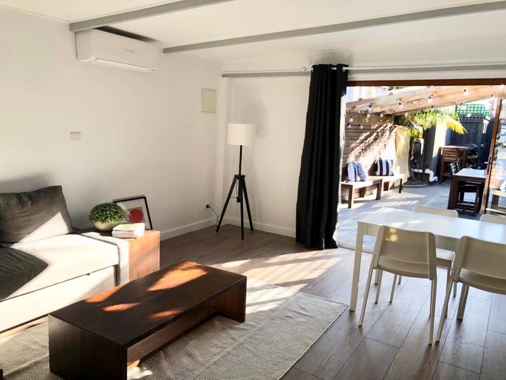 Quite, quaint & private guesthouse, sleeps 6 - Housity