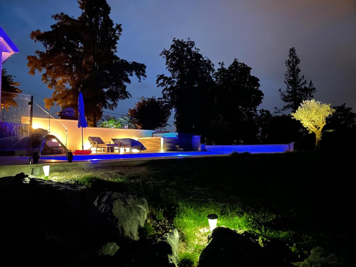 Best view, pool and spa on the Champagne vineyard - Housity