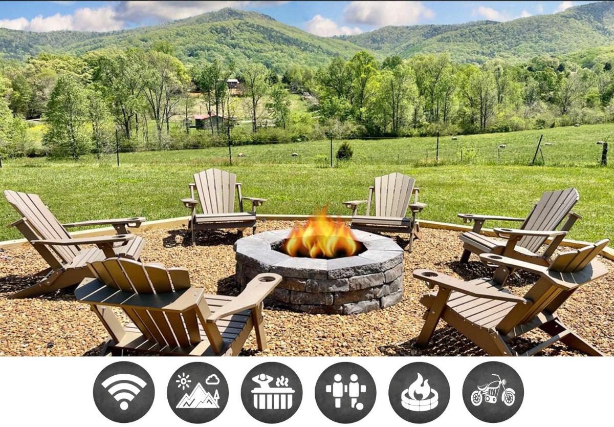 Wearadise Mountain Views Home with Hot Tub - Housity
