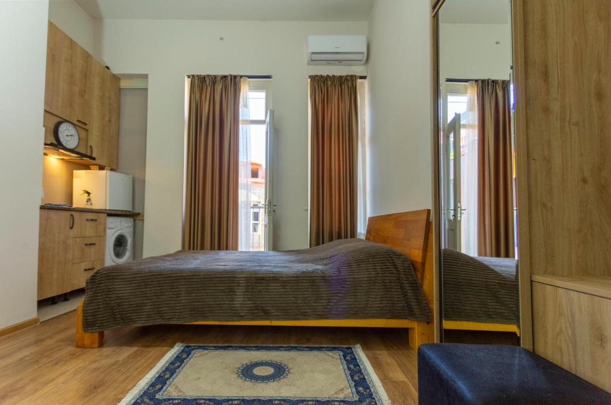 Cozy place with large balcony - Hizvo