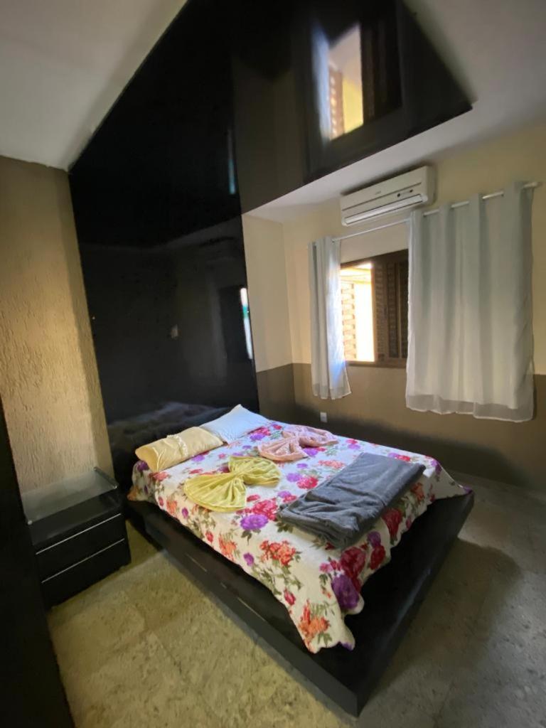 Casa em condomínio fechado-8 minutos do shop.Flamboyant - Housity