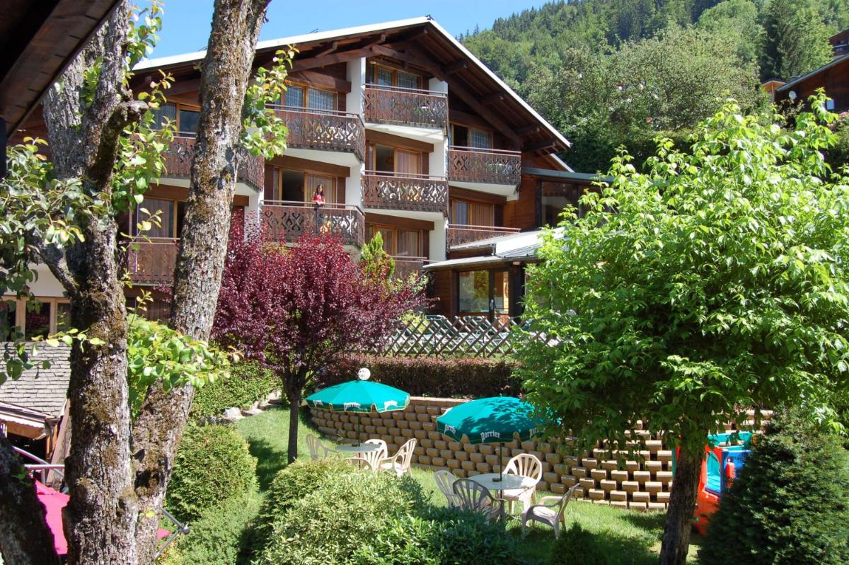 Vue générale sur la montagne ou vue sur la montagne depuis l'hôtel