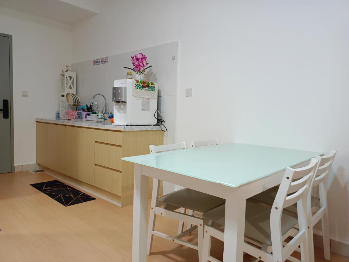 Imaan Homestay (Tiara Imperio Residence) - Housity