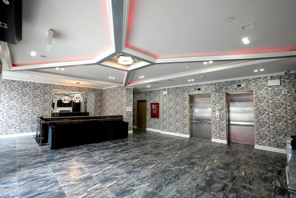 Suitetrails - Hotel Liberty Inn & Suites-JFK Airport- La Guardia Airport