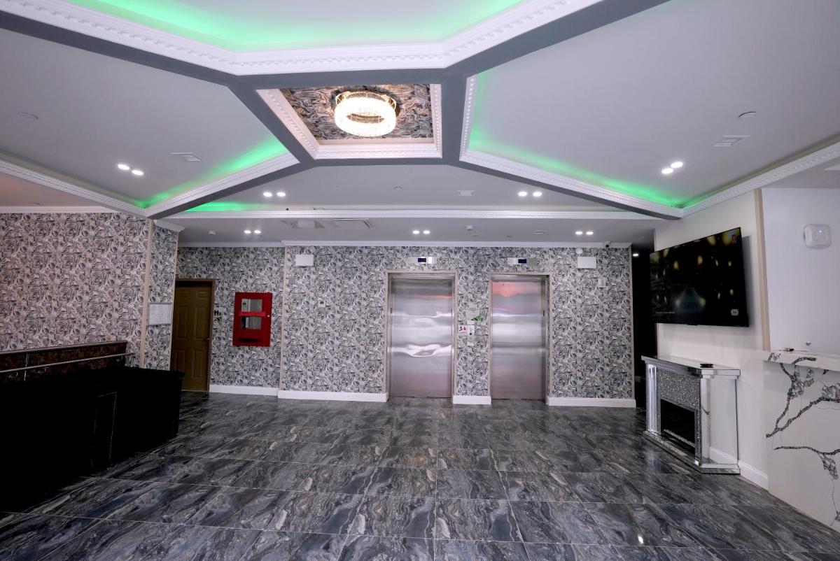 Suitetrails - Hotel Liberty Inn & Suites-JFK Airport- La Guardia Airport