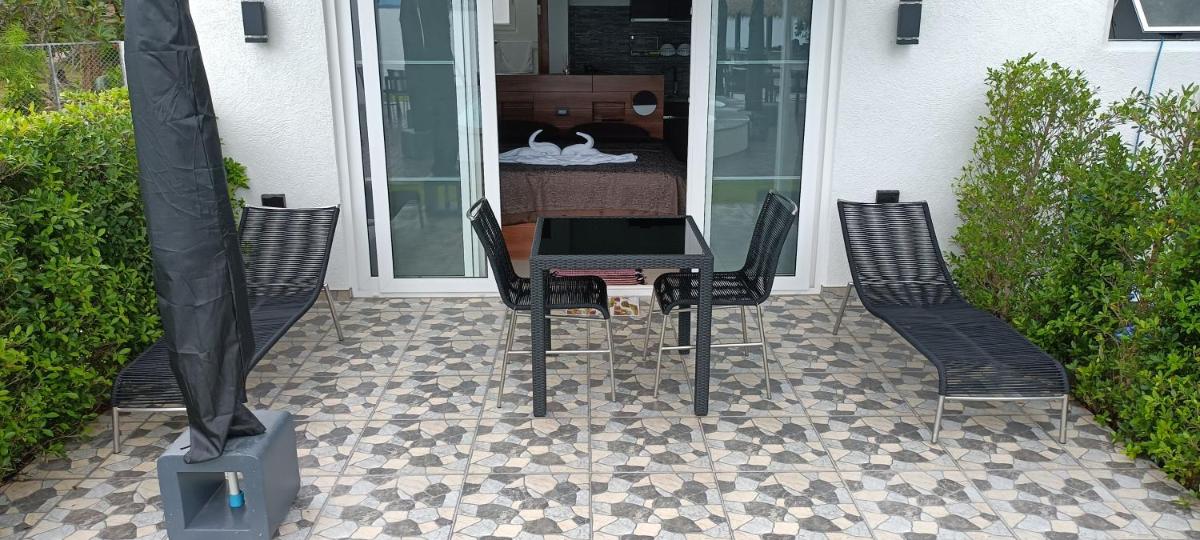 ganze Villa beachfront-pool-villa-Apartment - Housity