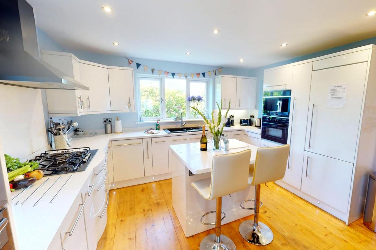 CROYDE WAVES 4 Bedrooms - Housity