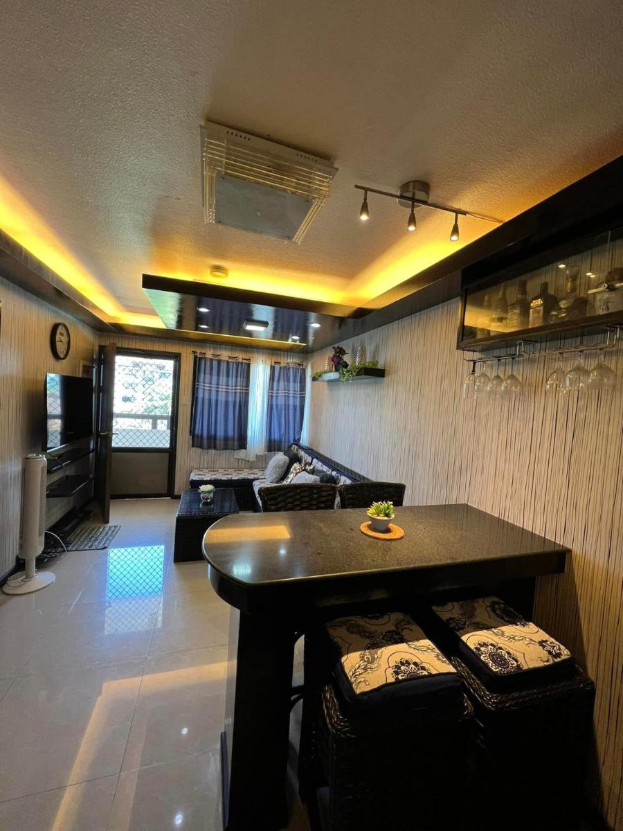 Suitetrails - One Oasis Condo 2 Bedroom Free Pool & Wifi Beside SM City Mall