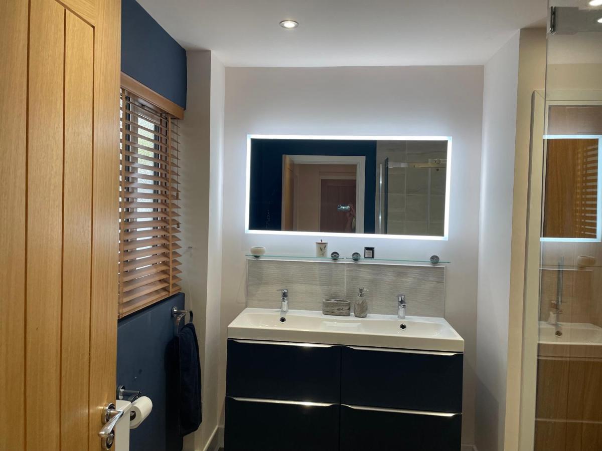 Carbis Bay Suite, Carbis Bay, St Ives, free parking, near beach - Housity