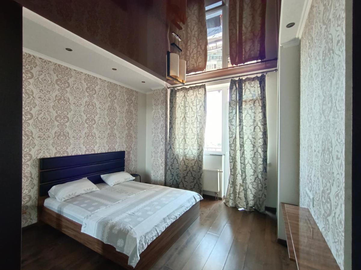 Suitetrails - Apartments on Rudanskogo
