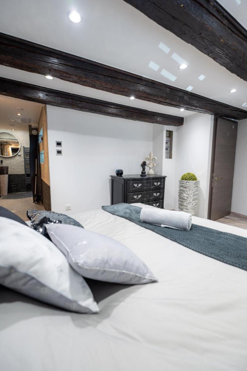 Appartement des chevaliers - Designed by C.M - Housity
