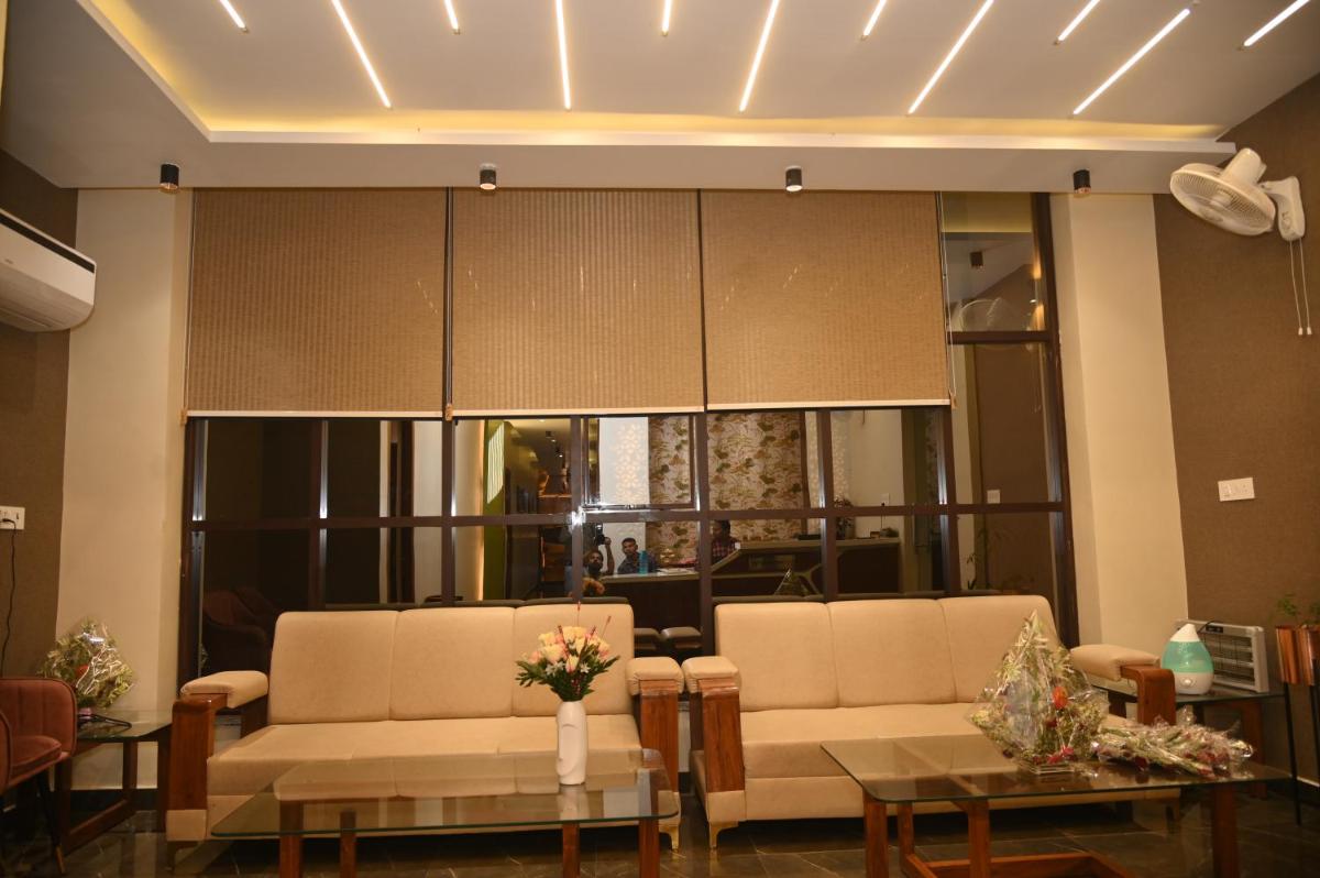 Awadh Palace - Housity