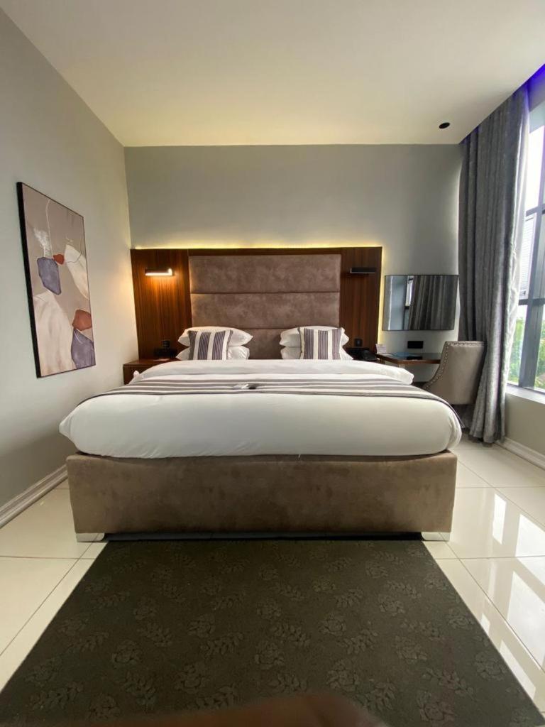 GRAVITY HOTELS BY ACE - Housity