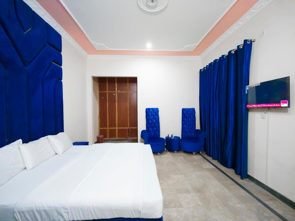 Hotel A-One - Housity