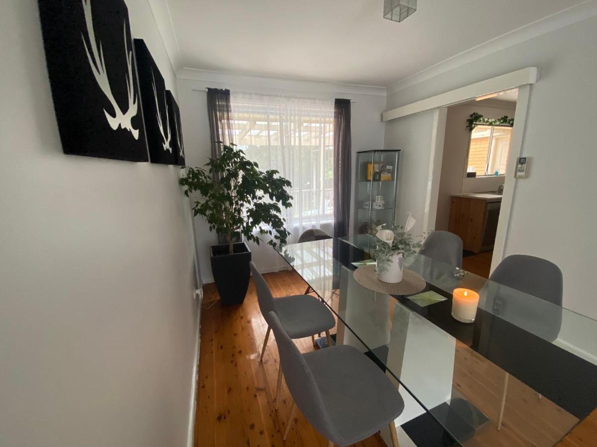 Perfectly located house with a big backyard. - Housity