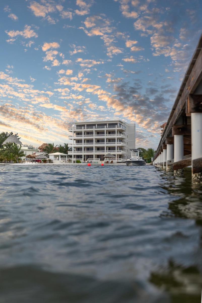 Ocean's Edge Belize - Housity