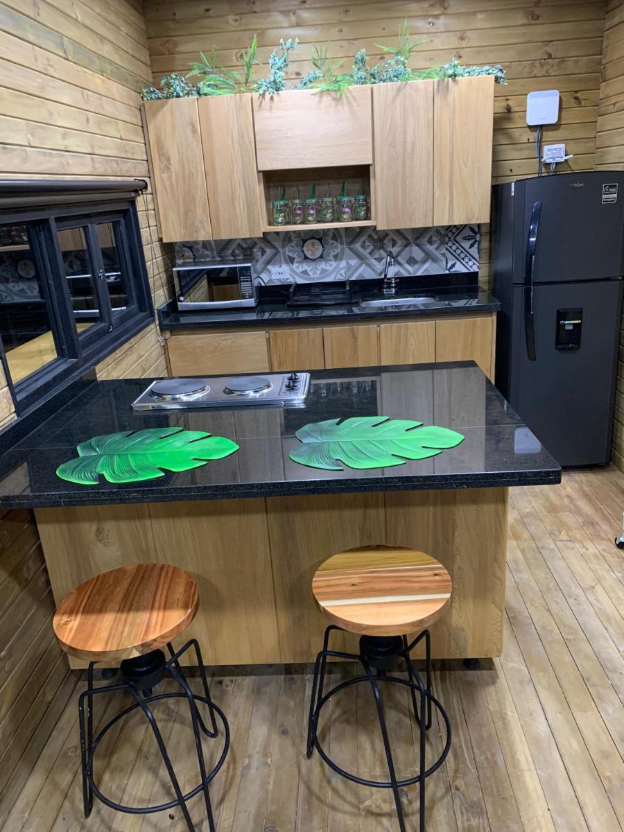 Nauza: Cabaña familiar: jacuzzi, wifi, fogata, bbq y naturaleza - Housity