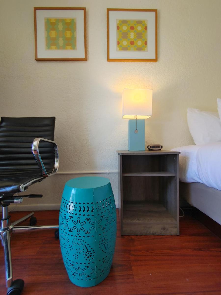 Rocket Inn - Housity