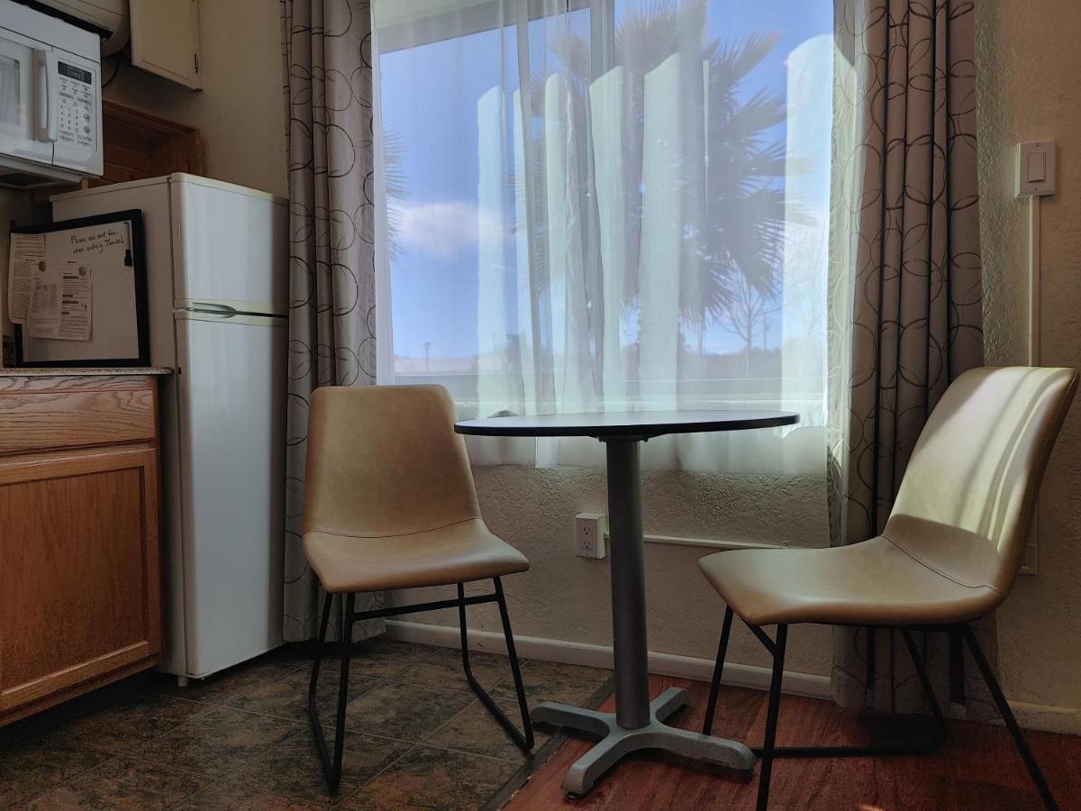 Rocket Inn - Housity