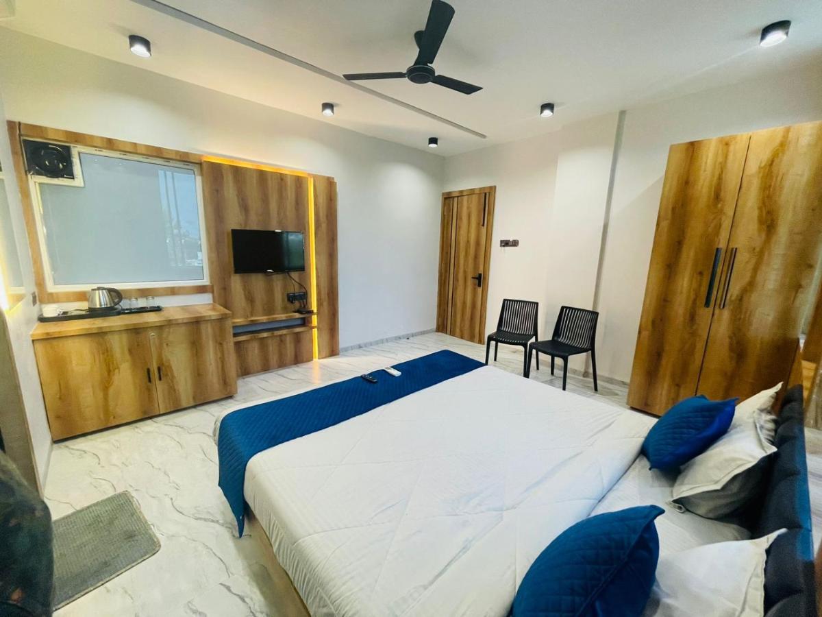HOTEL THE GOLDEN TREE - Housity