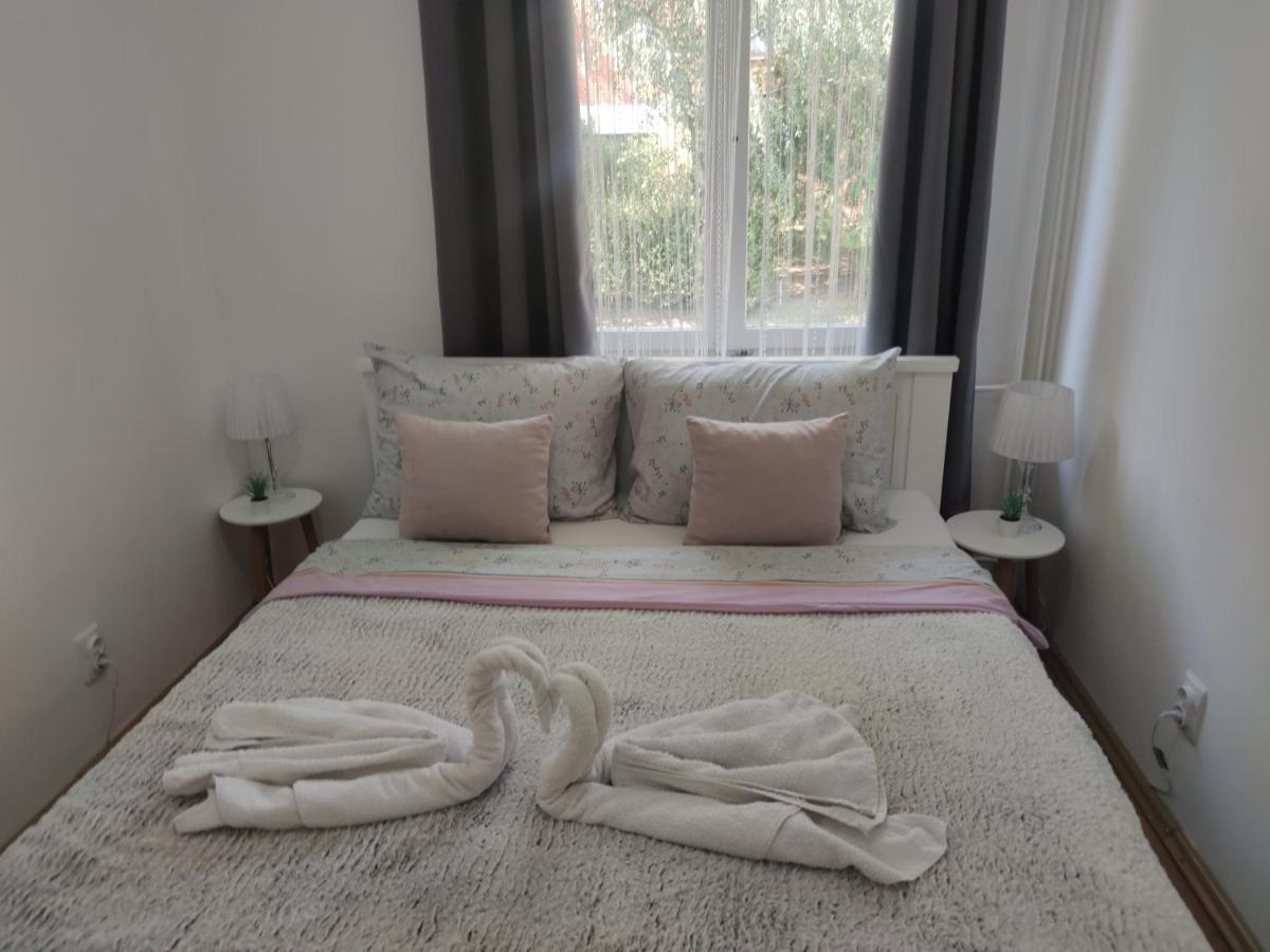 Pavle i Petra II - Housity