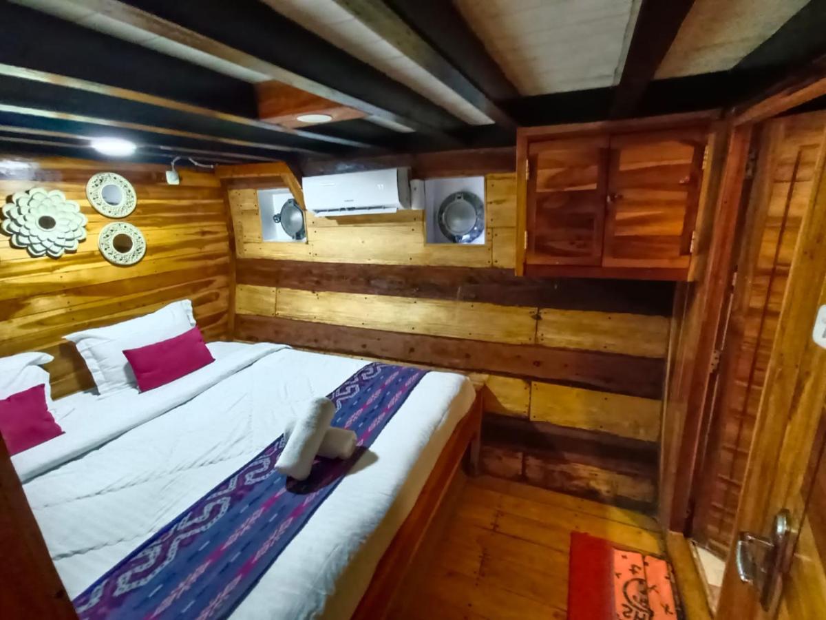 Open trip 3d/2 n phinisi Labuan Bajo - Housity