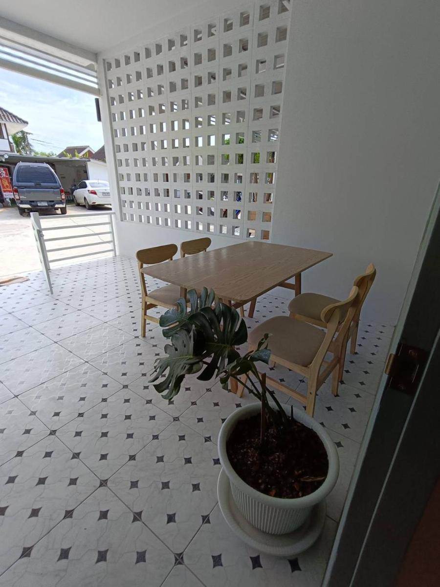 บ้านสุขใจ อัมพวา - Hizvo