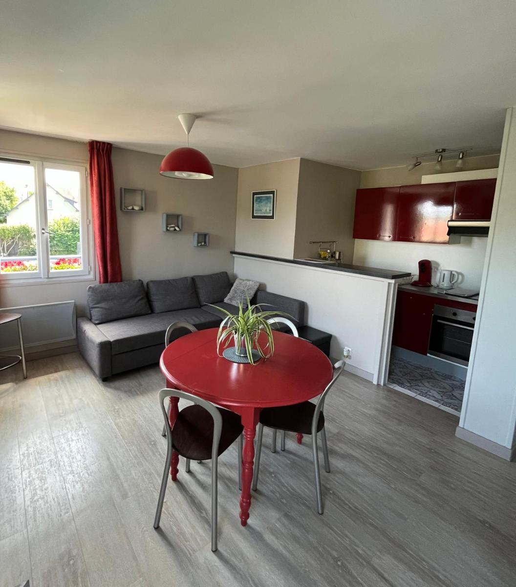 Hotel la piscine - Housity