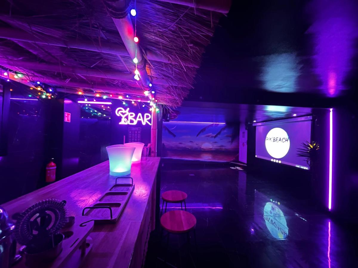 PikBeach77 - Housity