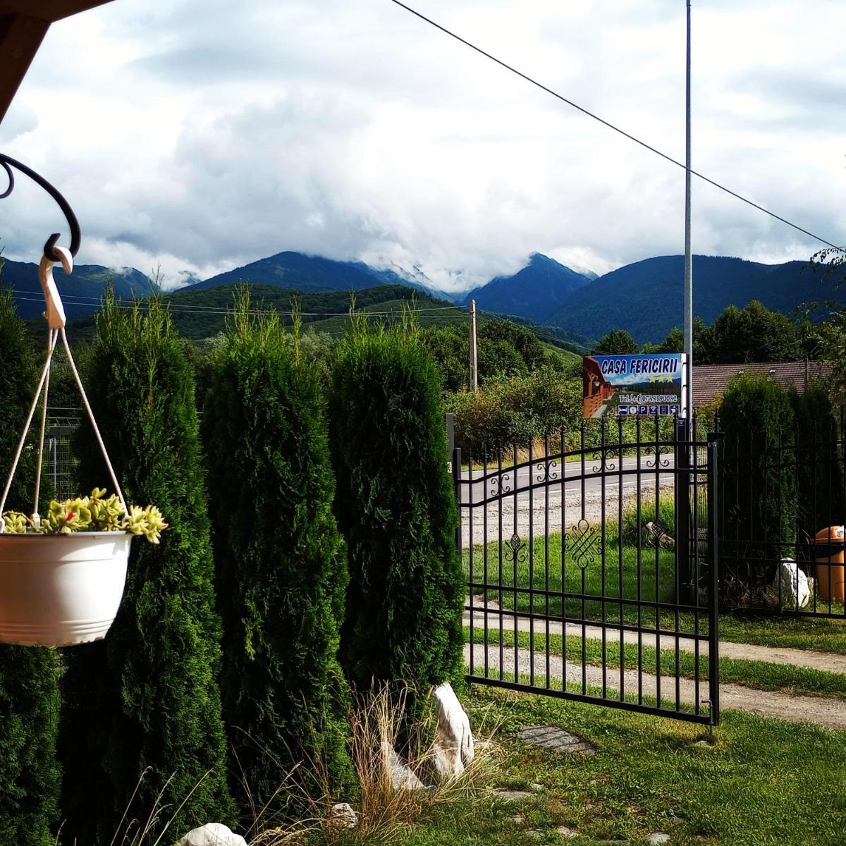 Casa Fericirii - Housity