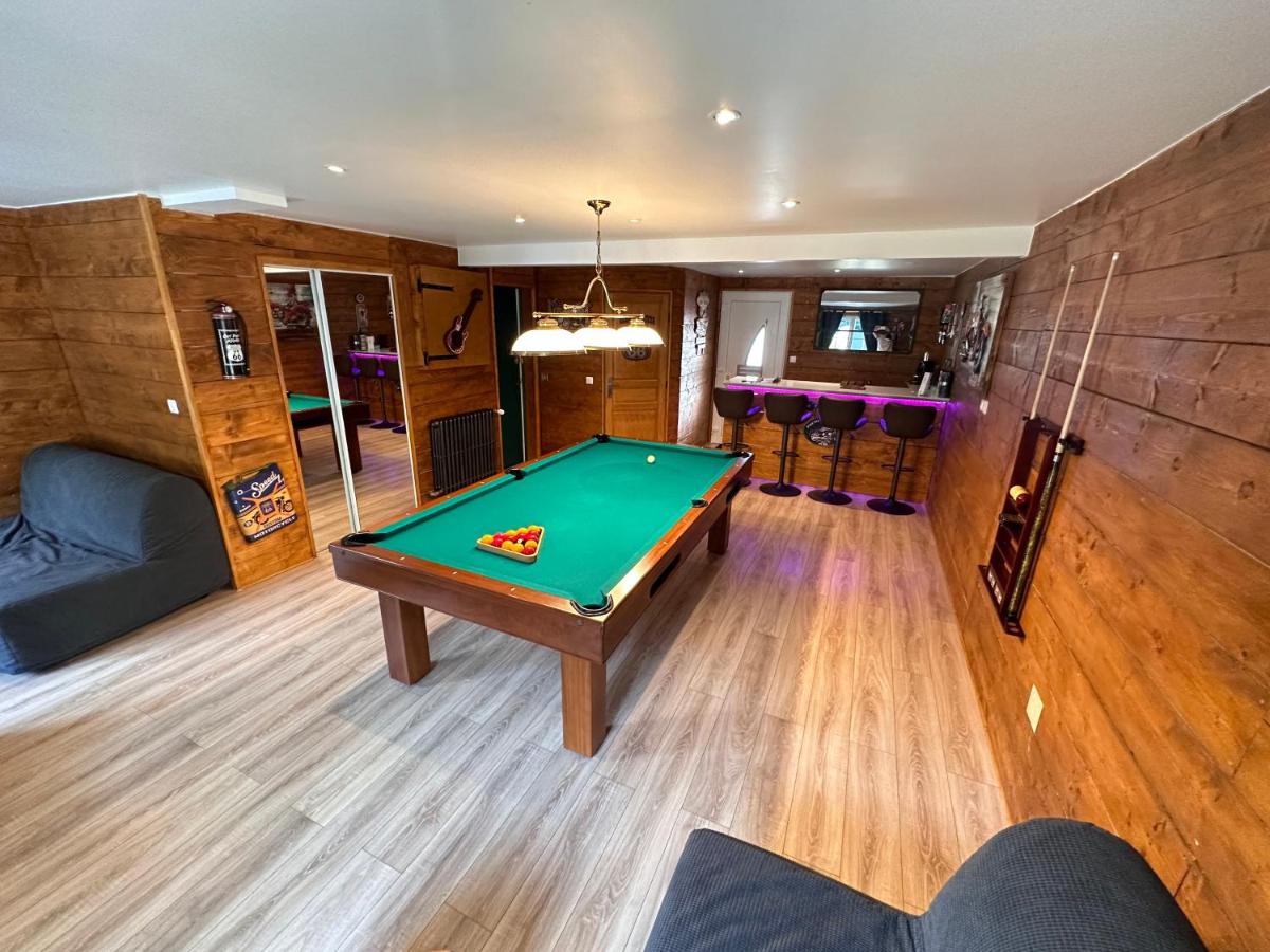 Villa avec pièce Billard style Ranch US - Housity