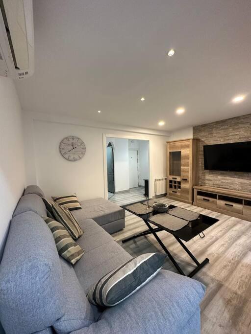 Cozy 1-Bedroom Apartment - Housity