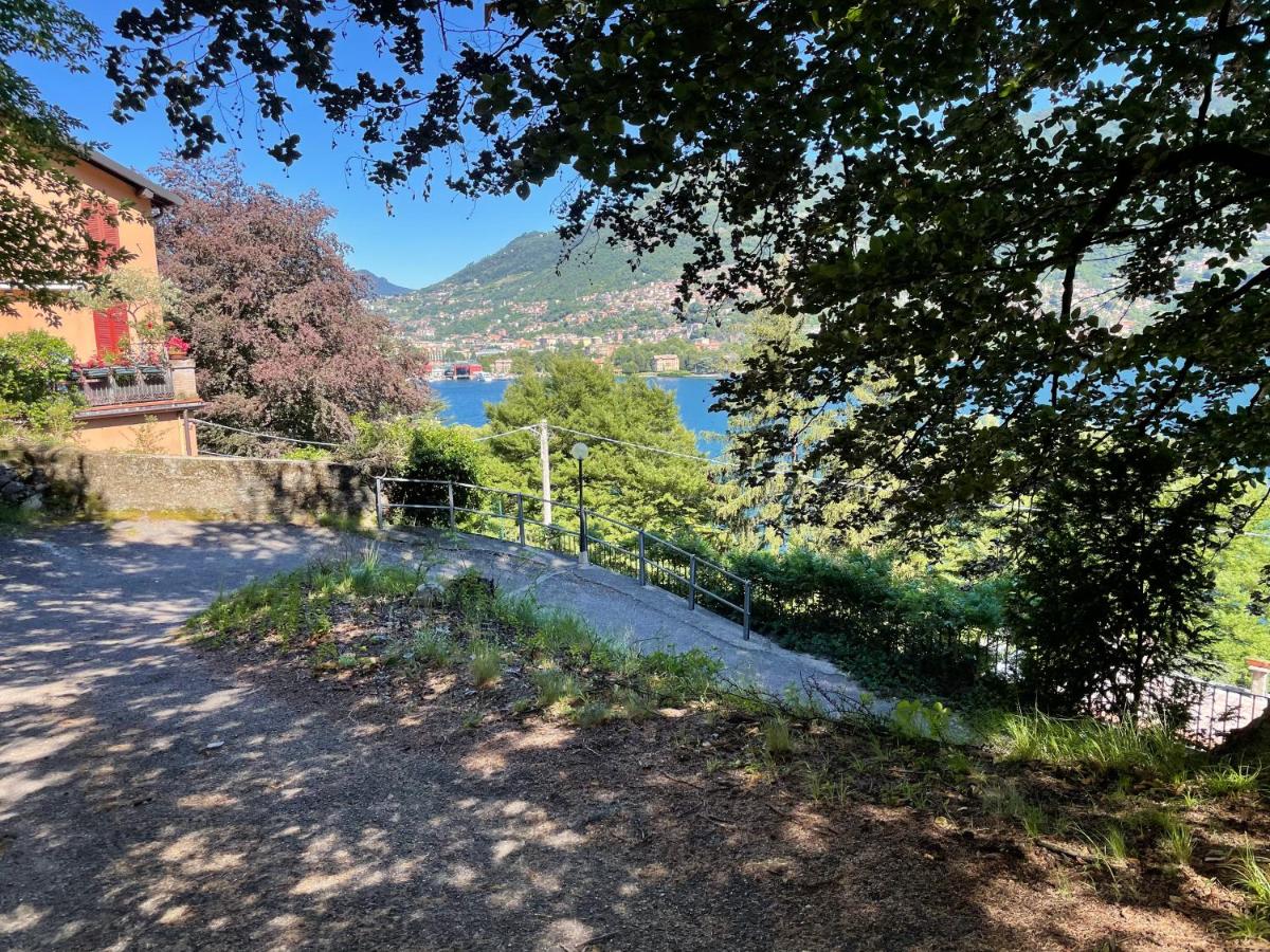 L Como Lake - Housity
