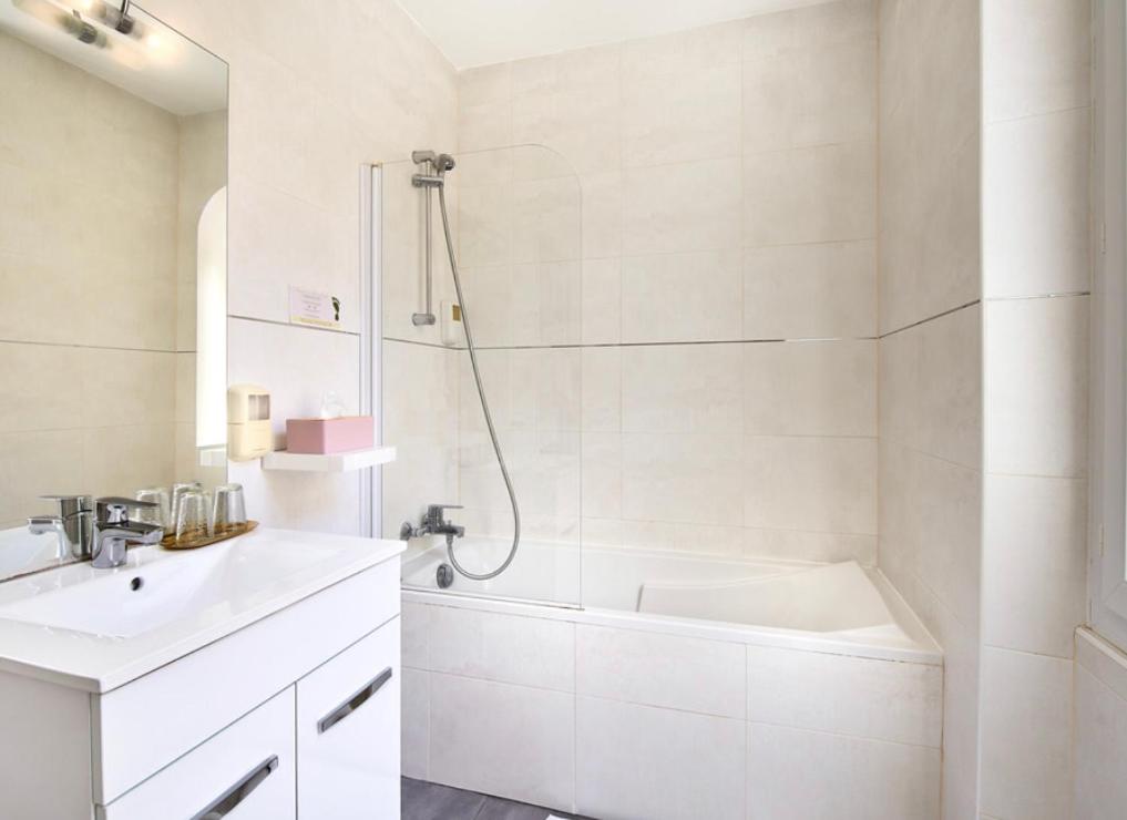 Hotel du Vieux Port - Housity