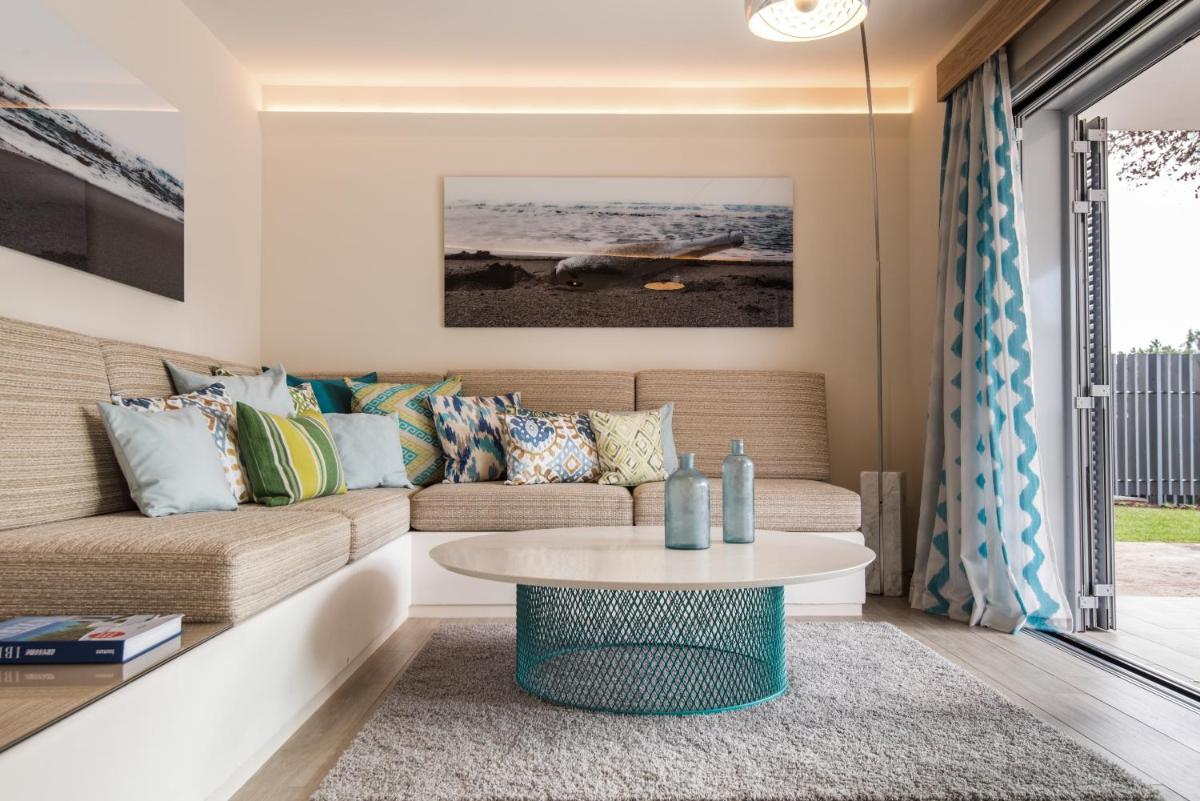 Zona de estar de 7Pines Resort Ibiza, part of Destination by Hyatt