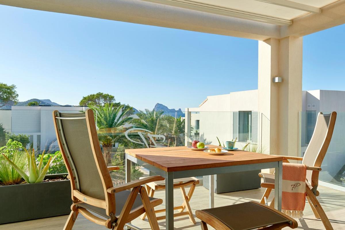 Un balcón o terraza de 7Pines Resort Ibiza, part of Destination by Hyatt