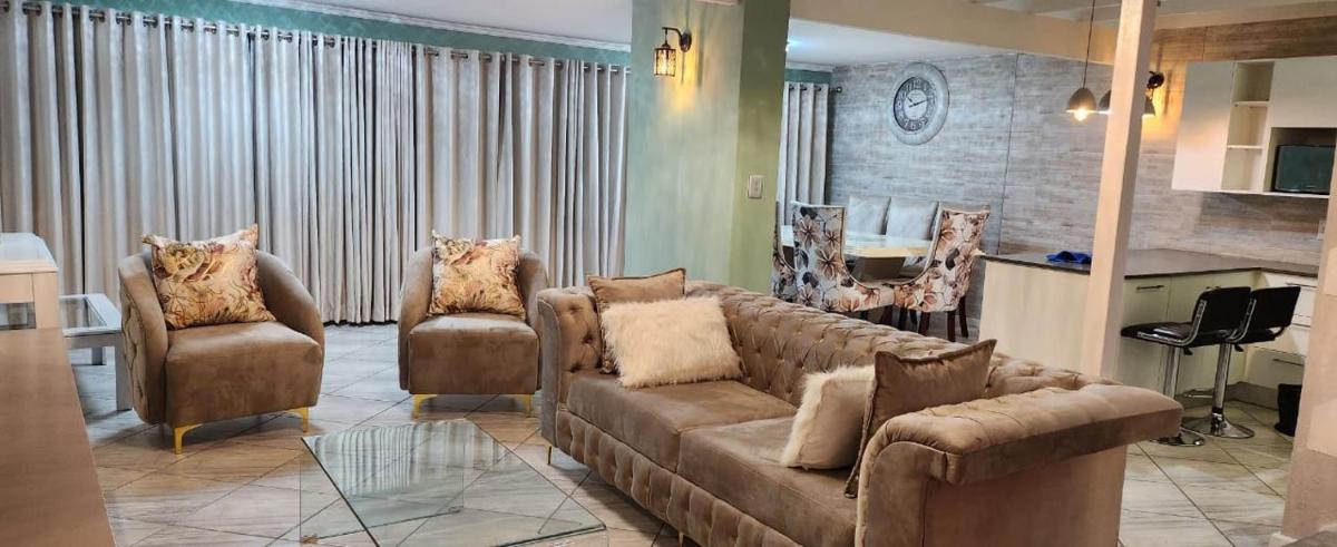 The Holiday House Harties - Housity