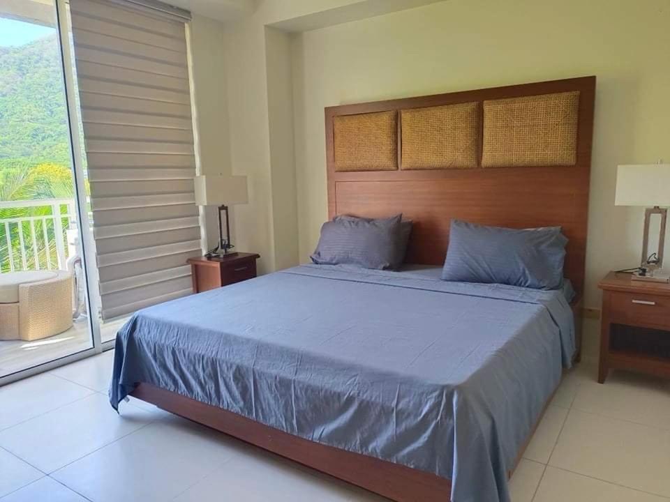 Luxurious Family Room Pico de Loro - Housity