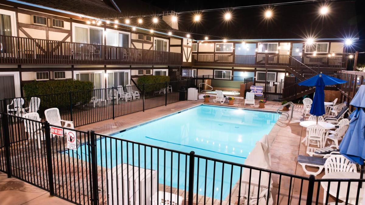 King Frederik Inn - Housity