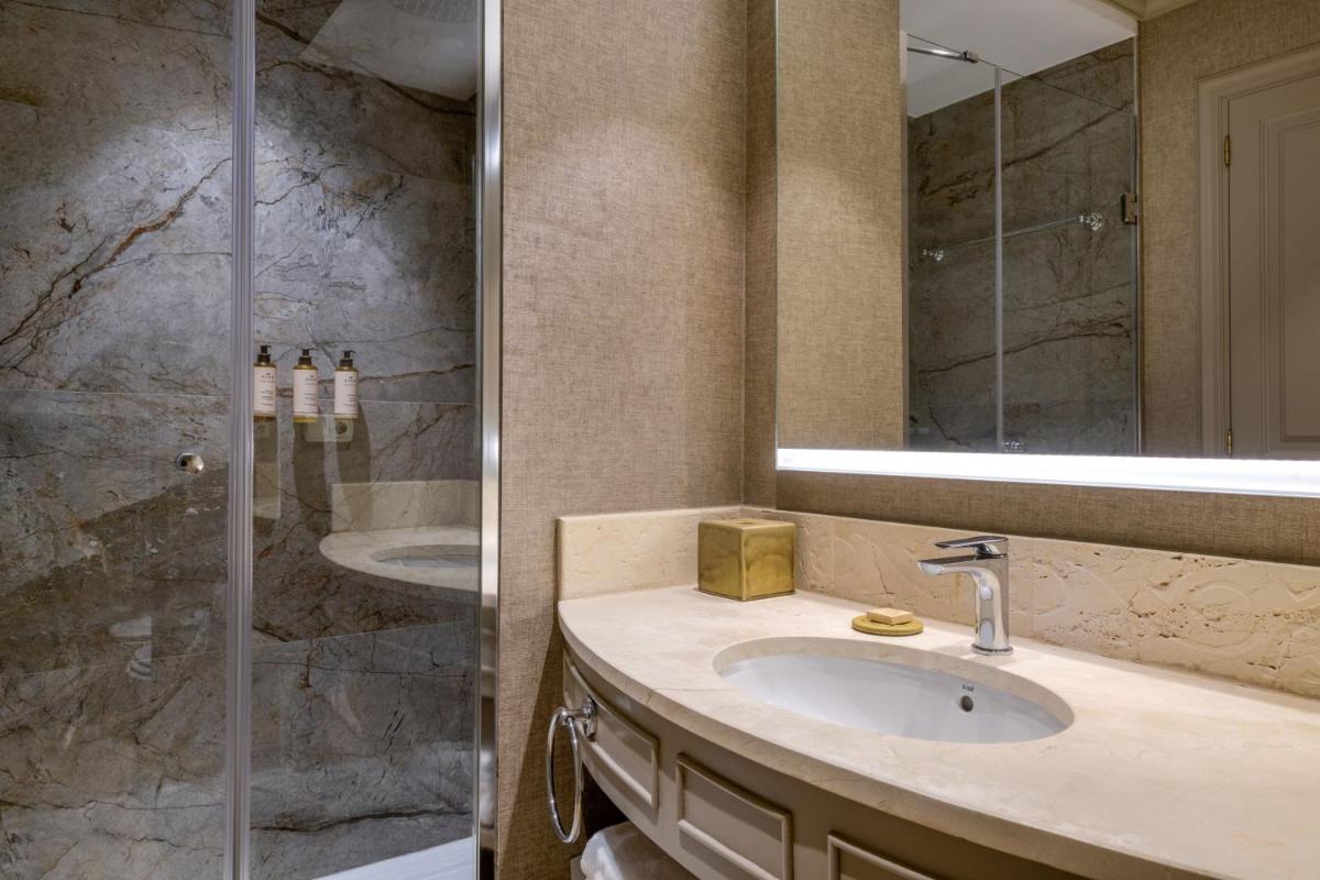Un baño de Hacienda Son Antem Golf Resort, Autograph Collection