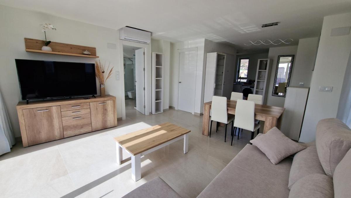 APARTAMENTOS OASIS DE LA CALA - Housity