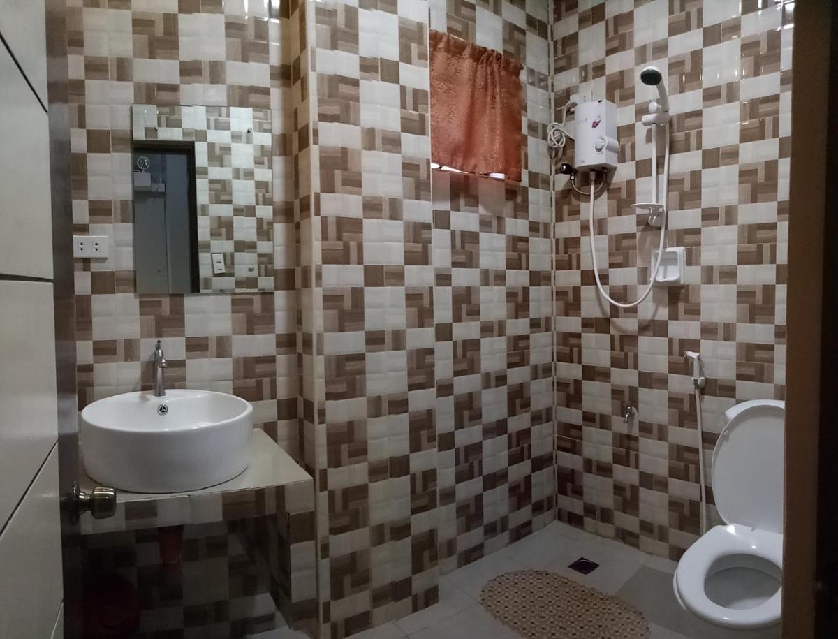 Elizabeth Hotel - Naga - Housity