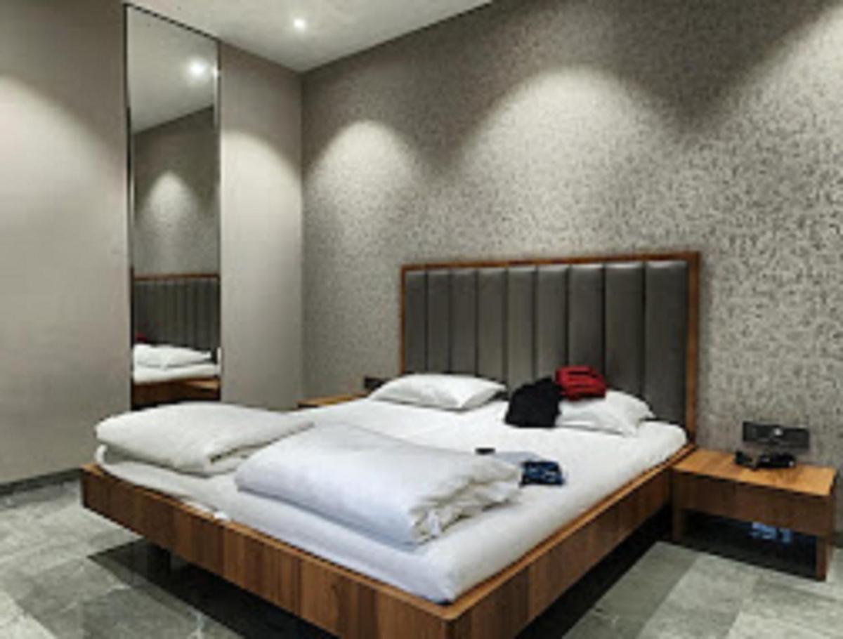 Suitetrails - Hotel Stayvel Dadar