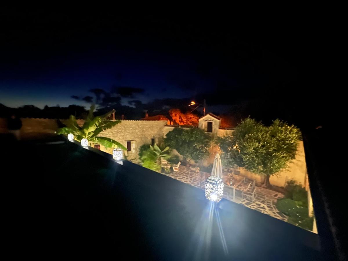 Le patio du port - Housity