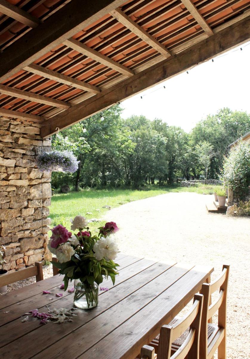 VESTIGES, ancien corps de ferme rénové selon l'esprit wabi-sabi - Housity