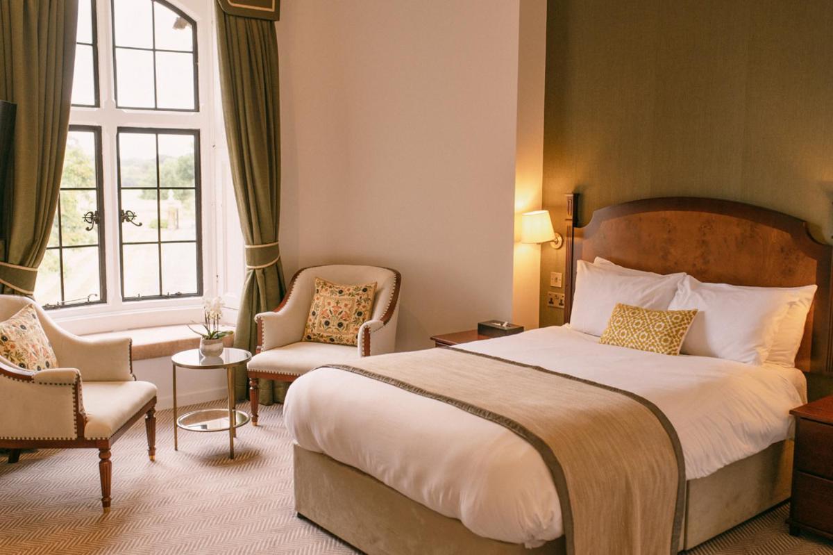 The Elvetham Hotel - Housity