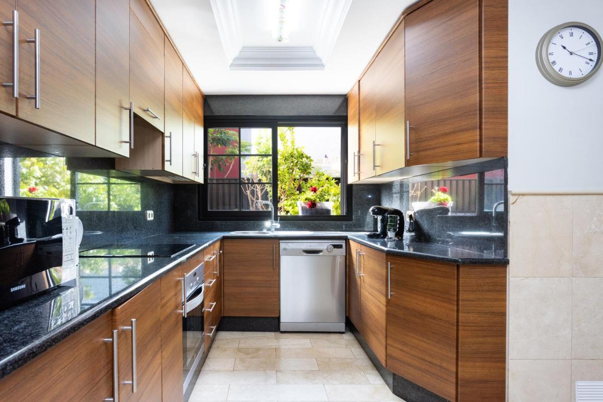 Amplia Casa Familiar con piscina - Housity
